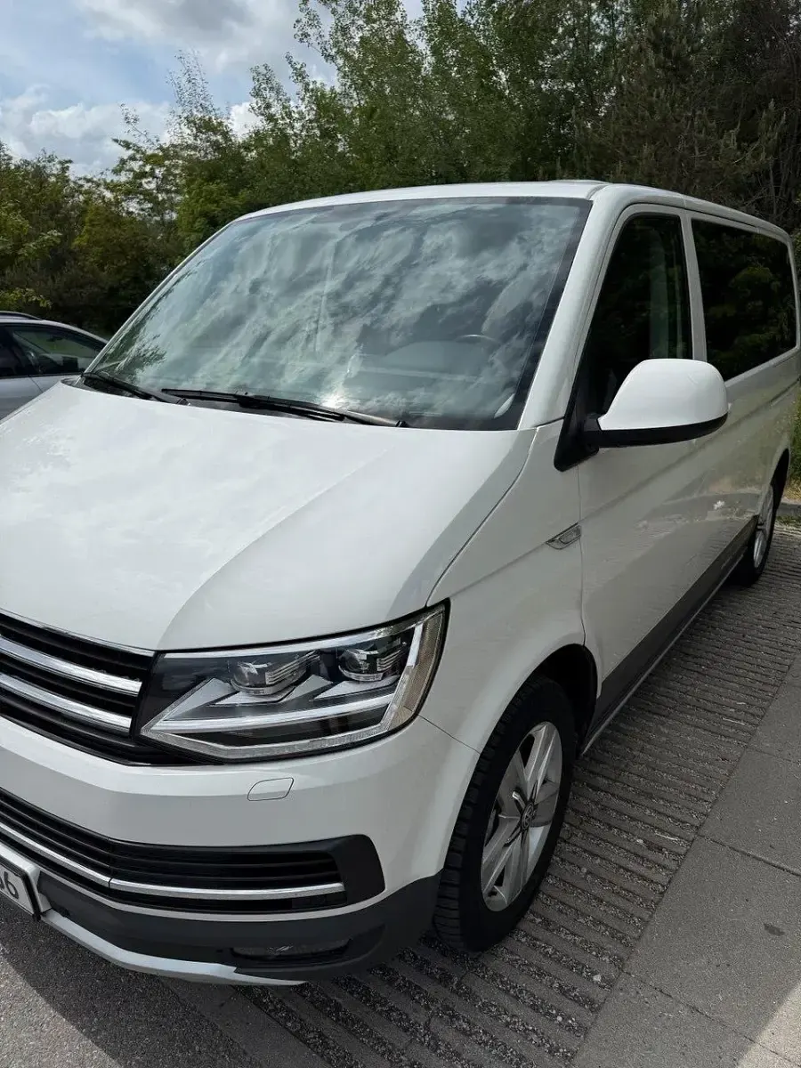 Gebraucht VW Multivan 199 PS (146 kW) 2020 Weiß Van / Kleinbus