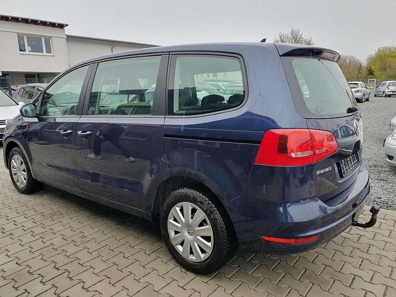 Gebraucht VW Sharan Trendline 170 PS (125 kW) 2011 Night blue metallic Van / Kleinbus