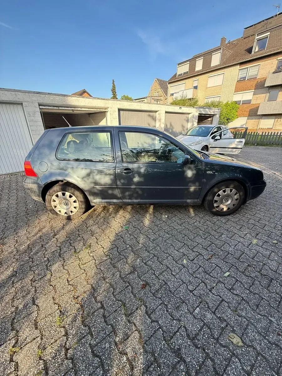 Gebraucht VW Golf 120 PS (88 kW) 2002 Grau Coupé