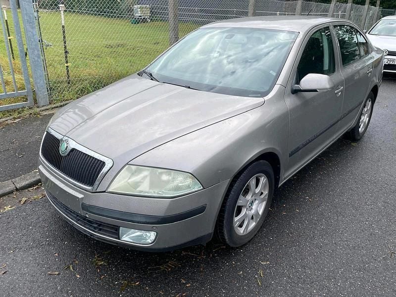 Grau Gebraucht 2007 Skoda Octavia Limousine | 3.750 € (Fairer Preis) - Bild 1/4