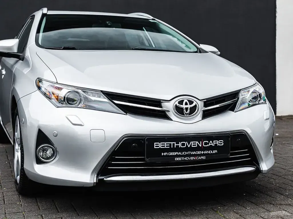 Gebraucht Toyota Auris Multidrive S 132 PS (97 kW) 2015 Silber Kombi