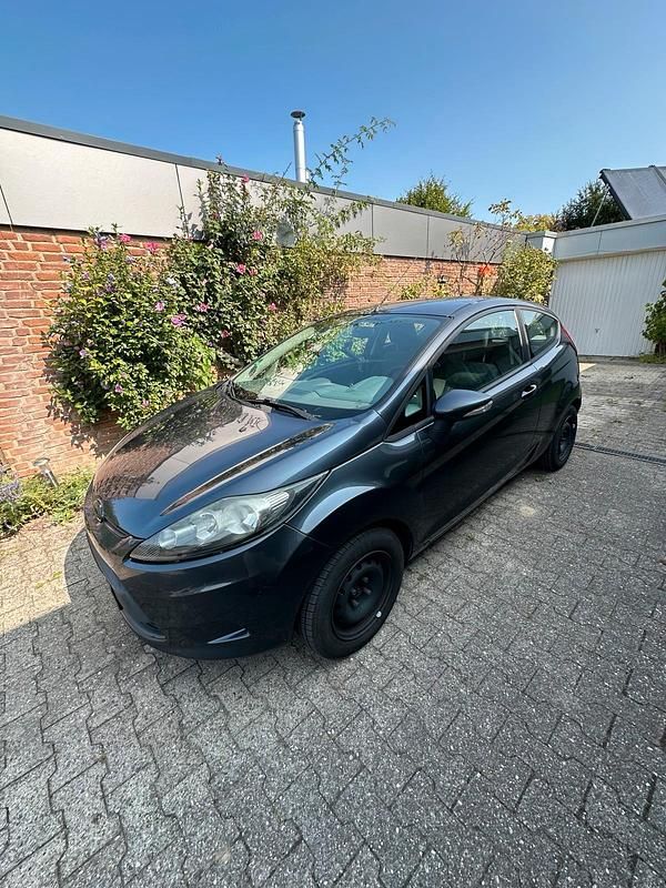 Grau Gebraucht 2009 Ford Fiesta Kleinwagen | 2.350 € (Fairer Preis) - Bild 1/4