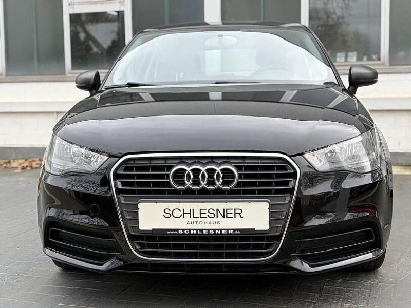 Second-hand Audi A1 Attraction 86 CP (63 kW) 2012 Negru Hatchback