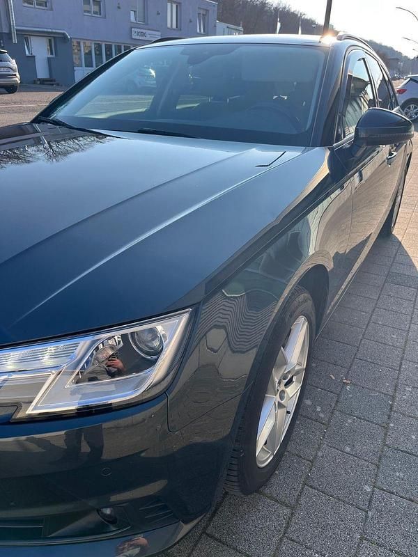 Gebraucht Audi A4 Ambiente 190 PS (139 kW) 2016 Grau Kombi