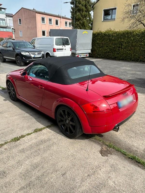 Gebraucht Audi TT Roadster 179 PS (131 kW) 2001 Rot Cabrio