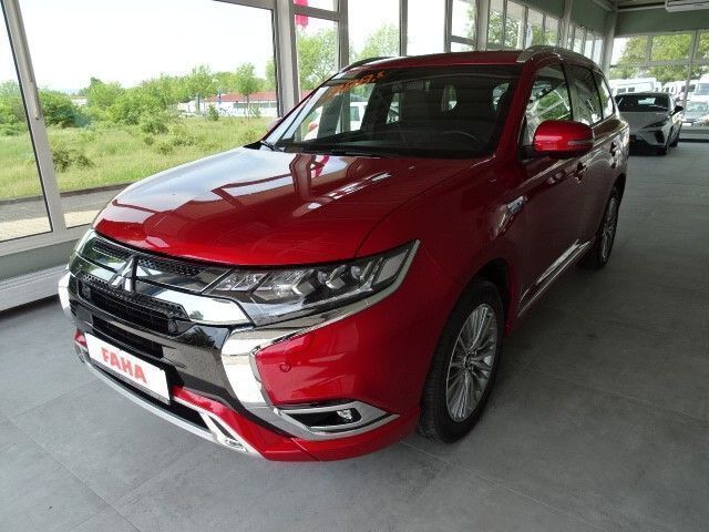 Rot Gebraucht 2021 Mitsubishi Outlander P-HEV Plus SUV | 26.990 € (Fairer Preis) - Bild 1/4