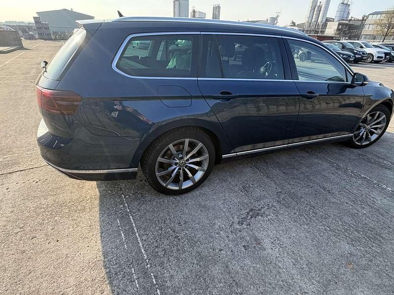 Second-hand VW Passat Elegance 190 CP (139 kW) 2020 Albastru Break