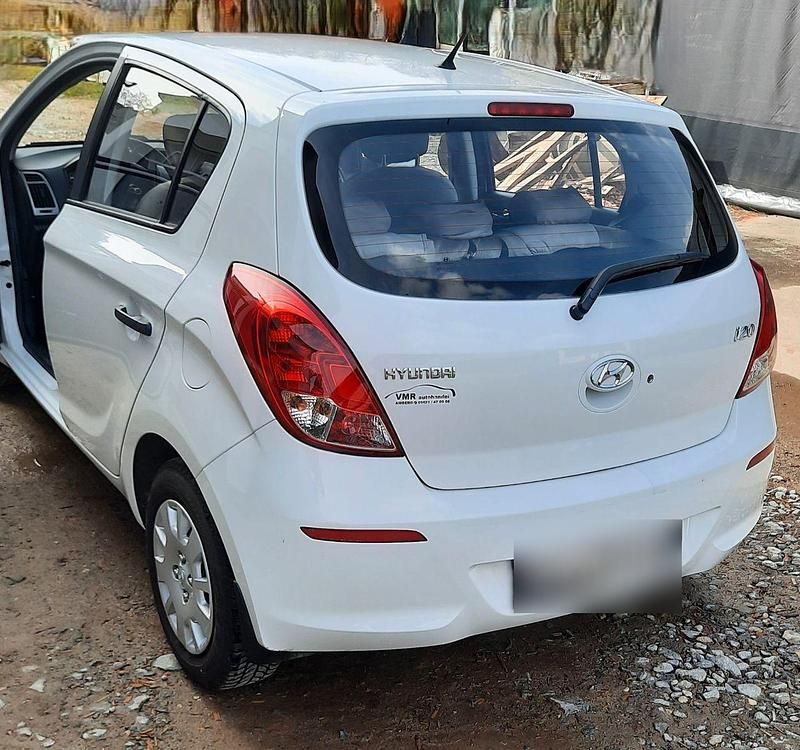 Gebraucht Hyundai i20 86 PS (63 kW) 2014 Weiß Kleinwagen