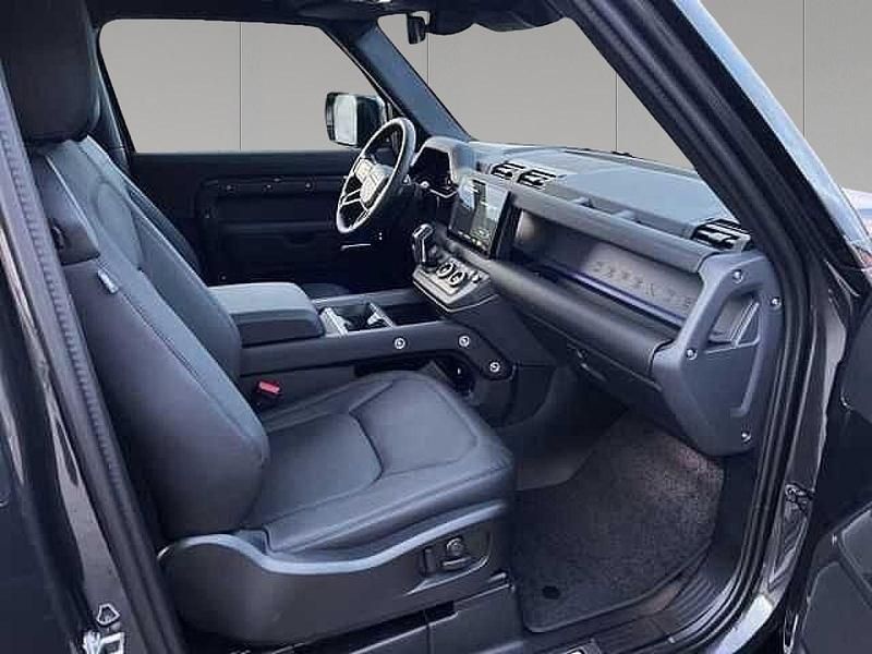 Gebraucht Land Rover Defender SE Dynamic 304 PS (223 kW) 2025 Carpathian grey SUV