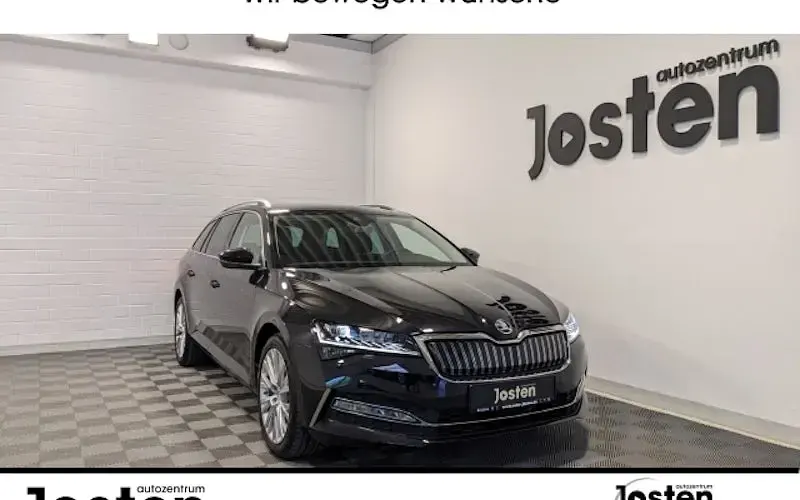 Usata Skoda Superb Style 218 CV (160 kW) 2022 Nero Station wagon