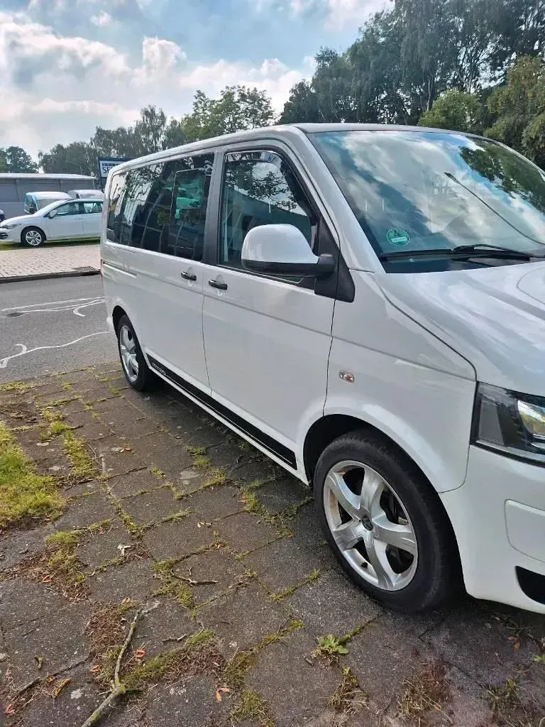 Gebraucht VW Multivan Edition 179 PS (131 kW) 2013 Weiß Van / Kleinbus