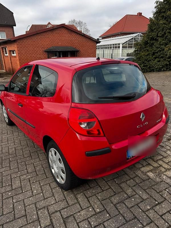 Gebraucht Renault Clio II 67 PS (49 kW) 2006 Rot Kleinwagen