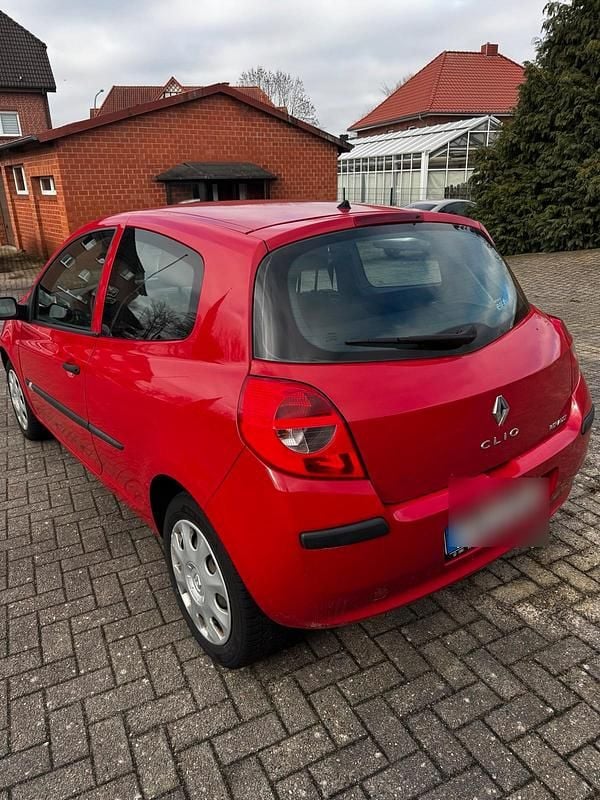 Gebraucht Renault Clio II 68 PS (50 kW) 2006 Rot Kleinwagen