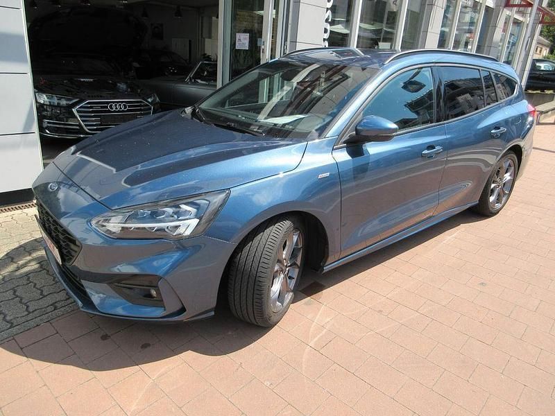 Blau Gebraucht 2021 Ford Focus ST-Line Limousine | 16.950 € (Etwas zu teuer) - Bild 1/4