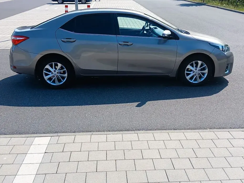 Gebraucht Toyota Corolla Multidrive S 132 PS (97 kW) 2016 Grau Limousine