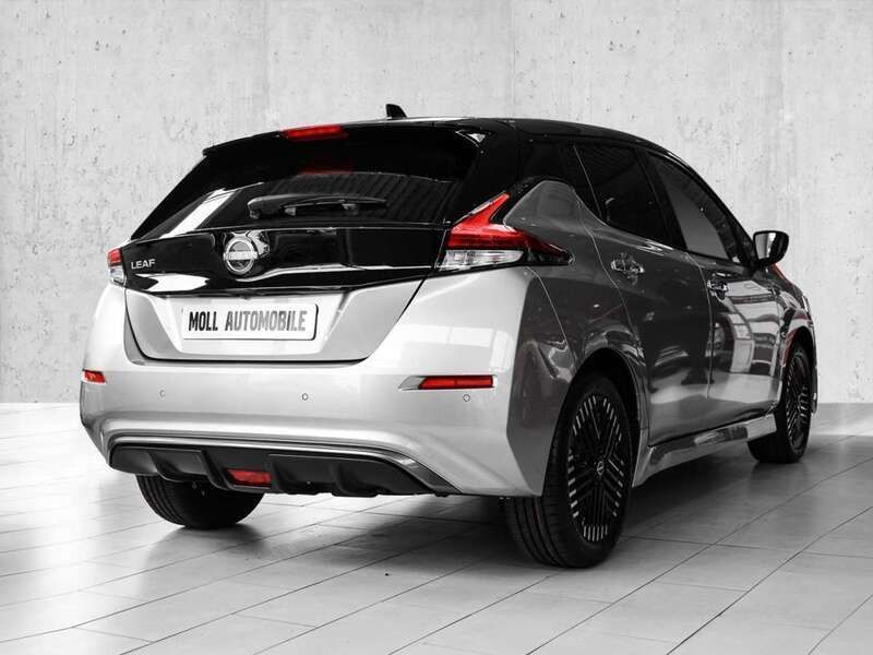 Gebraucht Nissan Leaf N-Connecta 110 kW (150 PS) 2024 Silver m/black Kleinwagen