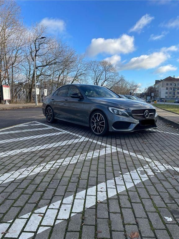 Grau Gebraucht 2018 Mercedes C43 AMG AMG Limousine | 35.000 € (Fairer Preis) - Bild 1/4