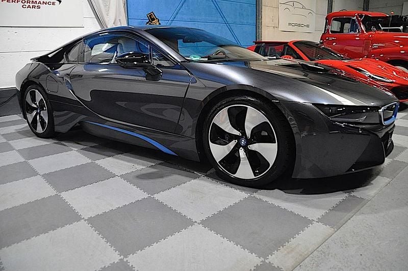 Gebraucht BMW i8 Pure Impulse 362 PS (266 kW) 2014 Grau Coupé
