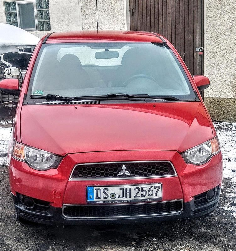 Rot Gebraucht 2011 Mitsubishi Colt Kleinwagen | 2.500 € (Fairer Preis) - Bild 1/3