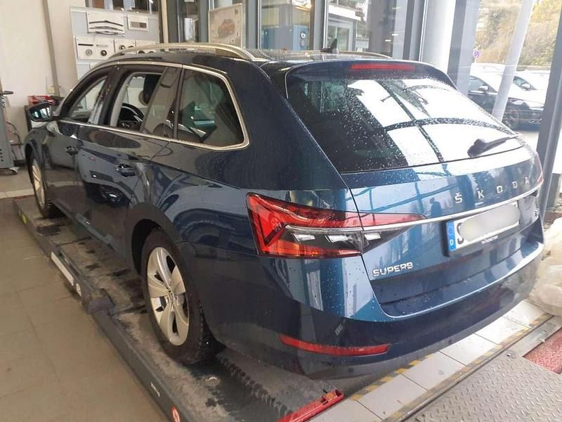 Gebraucht Skoda Superb Style 218 PS (160 kW) 2020 Lavablau metallic Kombi