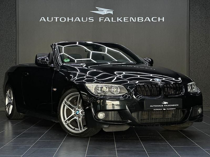 Saphirschwarz Gebraucht 2014 BMW 320 Cabriolet M Sport Cabrio | 18.449 € (Teuer) - Bild 1/4
