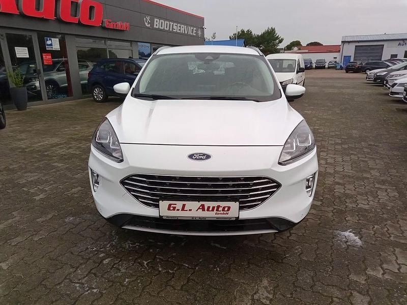 Gebraucht Ford Kuga Titanium 150 PS (110 kW) 2022 Weiß SUV