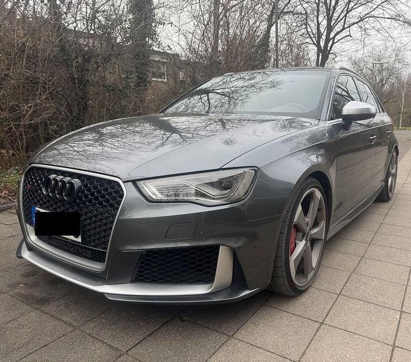 Grau Gebraucht 2015 Audi RS3 Sport Limousine | 34.000 € (Guter Preis) - Bild 1/4