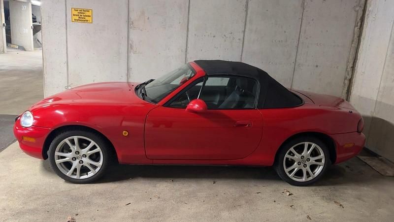 Second-hand Mazda MX5 110 CP (80 kW) 2000 Roșu Cabrio