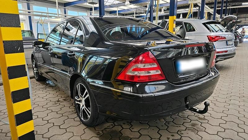 Gebraucht Mercedes C200 122 PS (89 kW) 2004 Schwarz Limousine