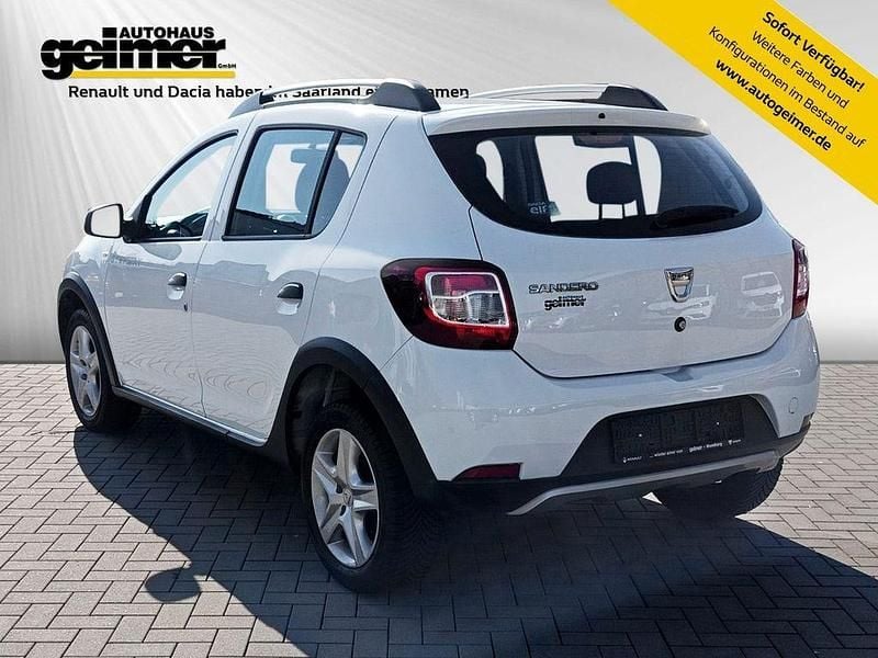 Gebraucht Dacia Sandero Stepway Ambiance 90 PS (66 kW) 2016 Weiß Limousine