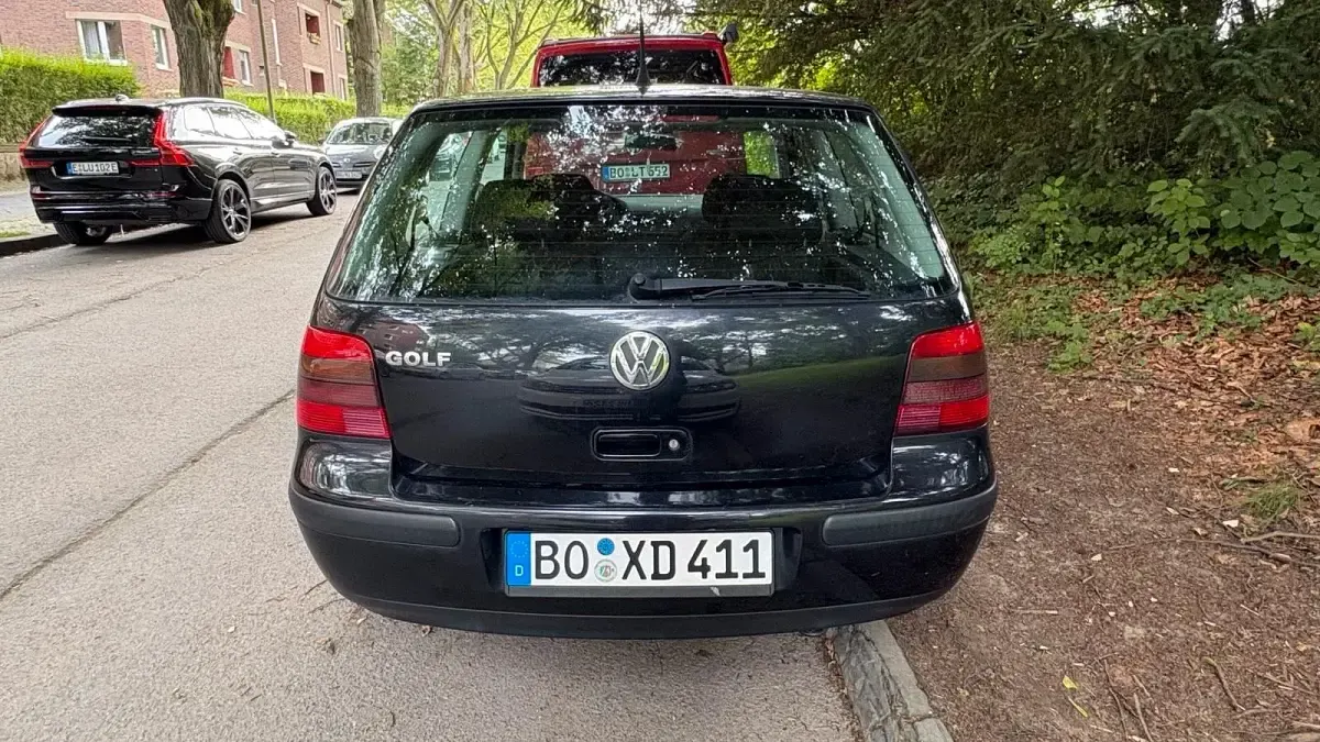Gebraucht VW Golf IV Edition 75 PS (55 kW) 2001 Schwarz Kleinwagen