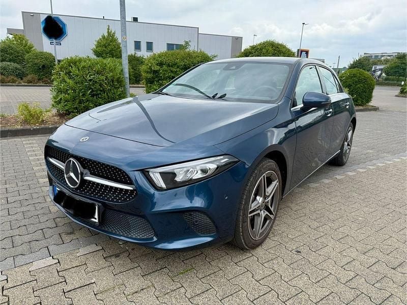 Gebraucht Mercedes A250 218 PS (160 kW) 2022 Blau Limousine
