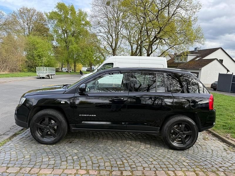 Gebraucht Jeep Compass 136 PS (100 kW) 2012 Schwarz SUV