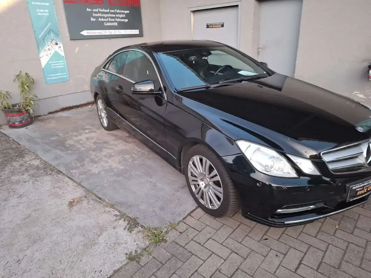 Gebraucht Mercedes E350 265 PS (194 kW) 2013 Obsidianschwarz Coupé