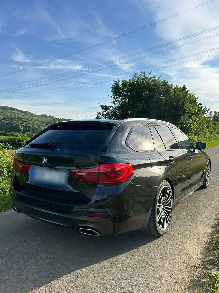 Gebraucht BMW 525 M Sport 231 PS (169 kW) 2019 Schwarz Kombi