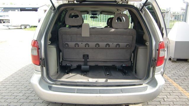 Gebraucht Chrysler Voyager 194 PS (142 kW) 2003 Silber Van / Kleinbus