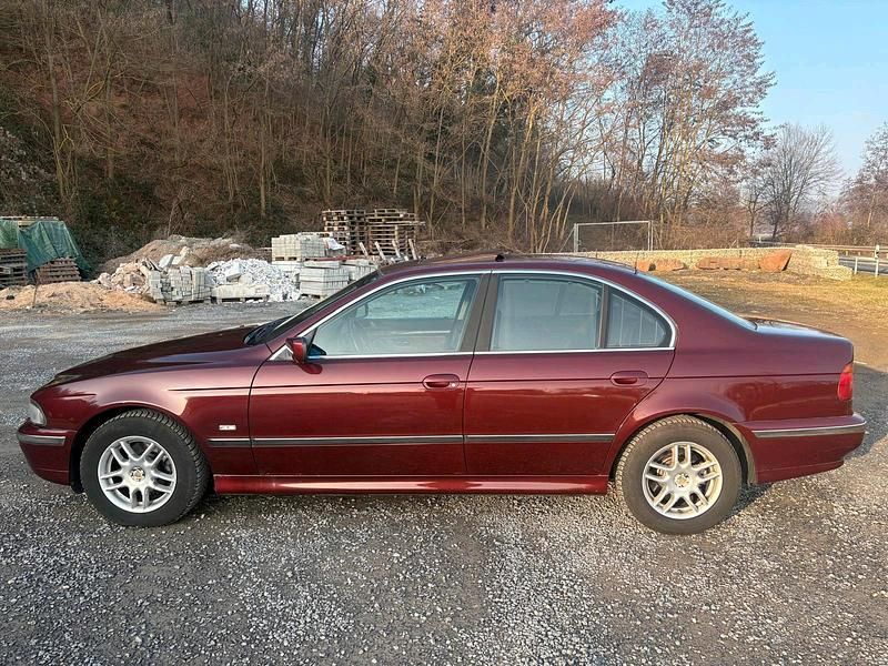 Gebraucht BMW 528 193 PS (141 kW) 1999 Rot Limousine