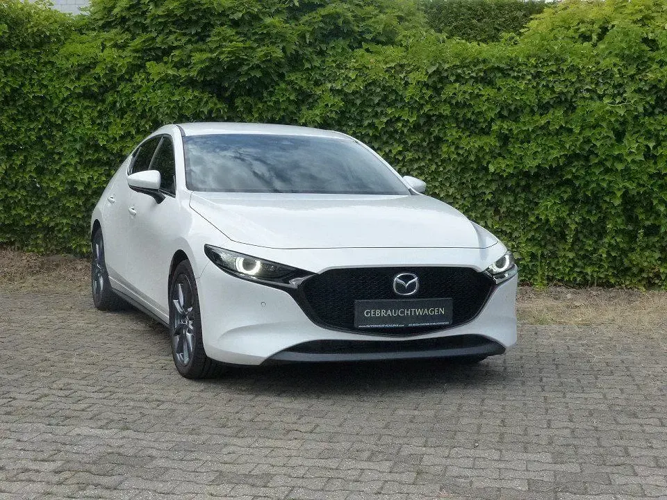 Gebraucht Mazda 3 Selection 122 PS (89 kW) 2022 Snowflake white Limousine