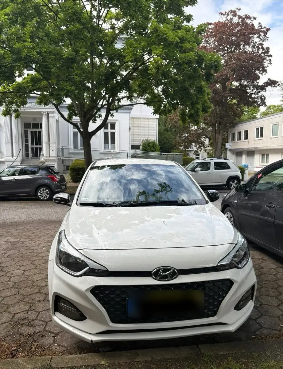 Gebraucht Hyundai i20 120 PS (88 kW) 2019 Weiß Kleinwagen