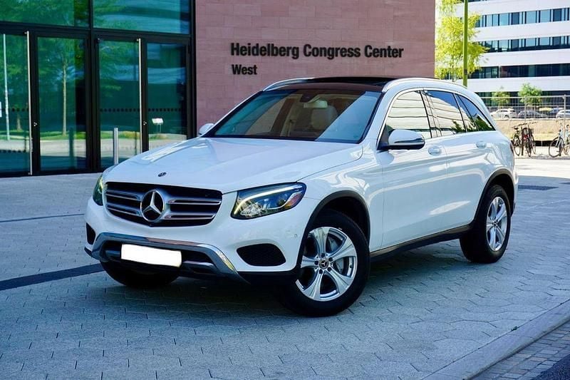 Weiß Gebraucht 2017 Mercedes GLC300 SUV | 21.400 € (Teuer) - Bild 1/4