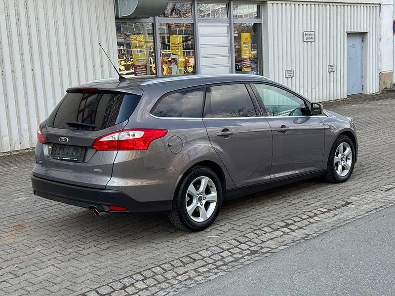Gebraucht Ford Focus Titanium 150 PS (110 kW) 2014 Grau Limousine