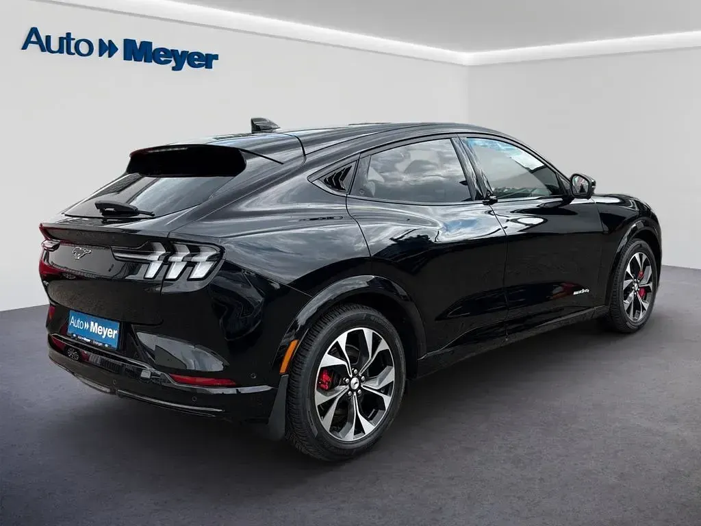 Usata Ford Mustang Mach-E 197 kW (269 CV) 2021 Nero SUV
