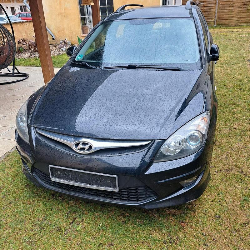 Gebraucht Hyundai i30 110 PS (80 kW) 2011 Kombi