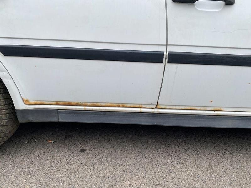 Gebraucht Volvo 440 102 PS (75 kW) 1991 Weiß Kleinwagen