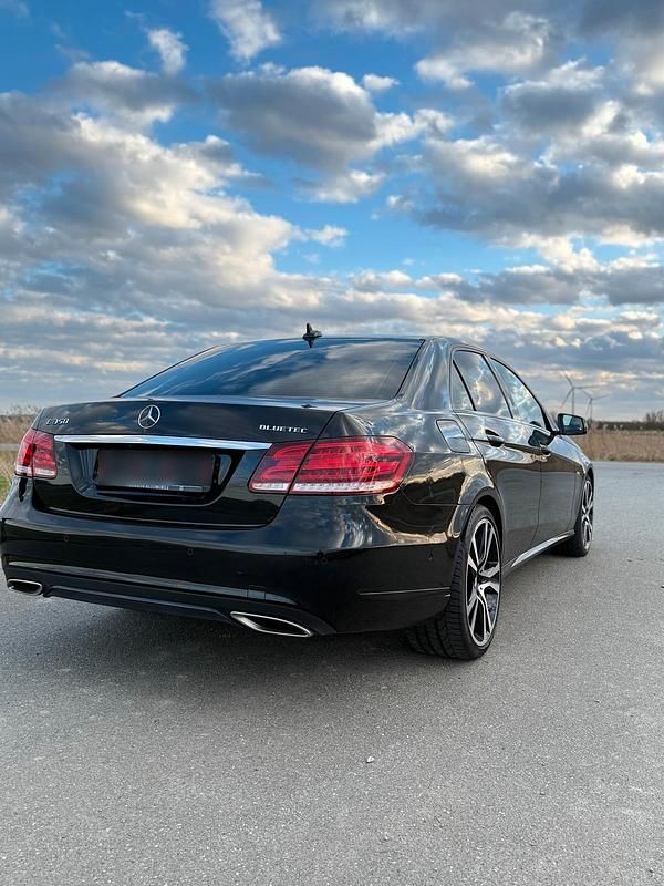 Gebraucht Mercedes E350 258 PS (189 kW) 2016 Schwarz Limousine