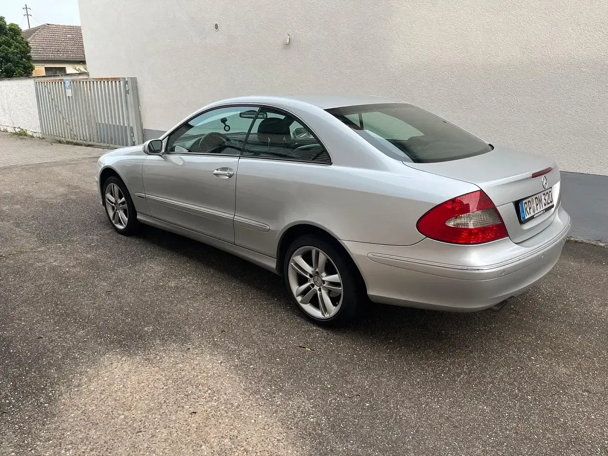 Gebraucht Mercedes CLK200 163 PS (119 kW) 2006 Silber Coupé