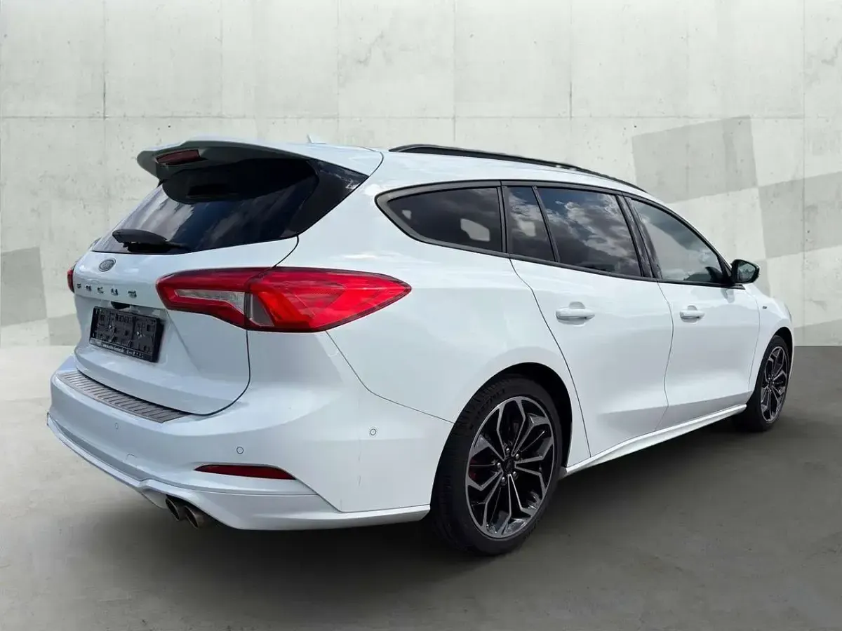 Gebraucht Ford Focus ST-Line 150 PS (110 kW) 2020 Frostweiß Kombi
