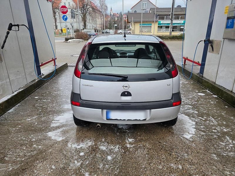 Gebraucht Opel Corsa 75 PS (55 kW) 2003 Silber Kleinwagen