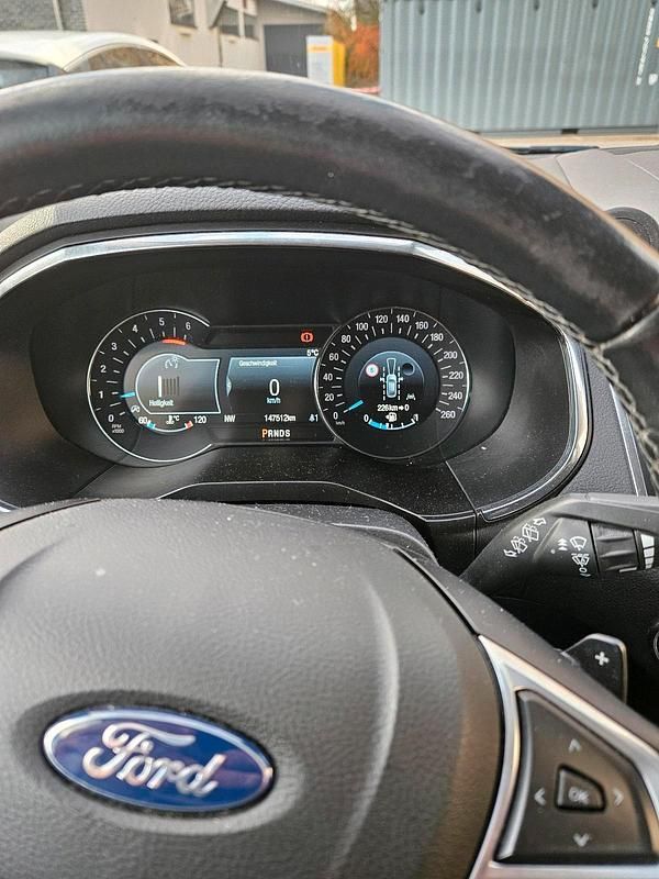 Grün Gebraucht 2020 Ford Aerostar Van / Kleinbus | 16.500 € - Bild 1/4