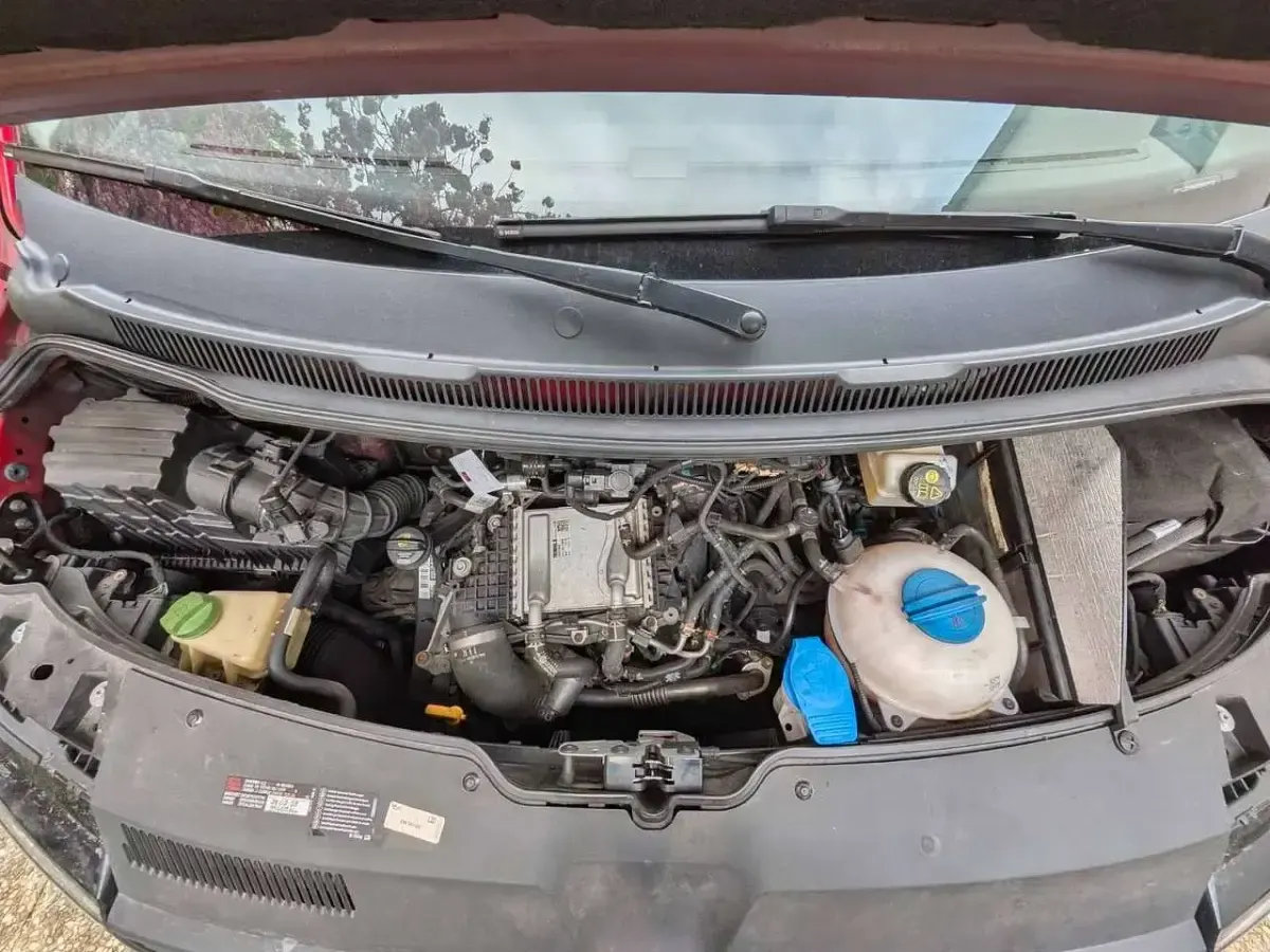 Gebraucht VW T6 150 PS (110 kW) 2019 Rot Van